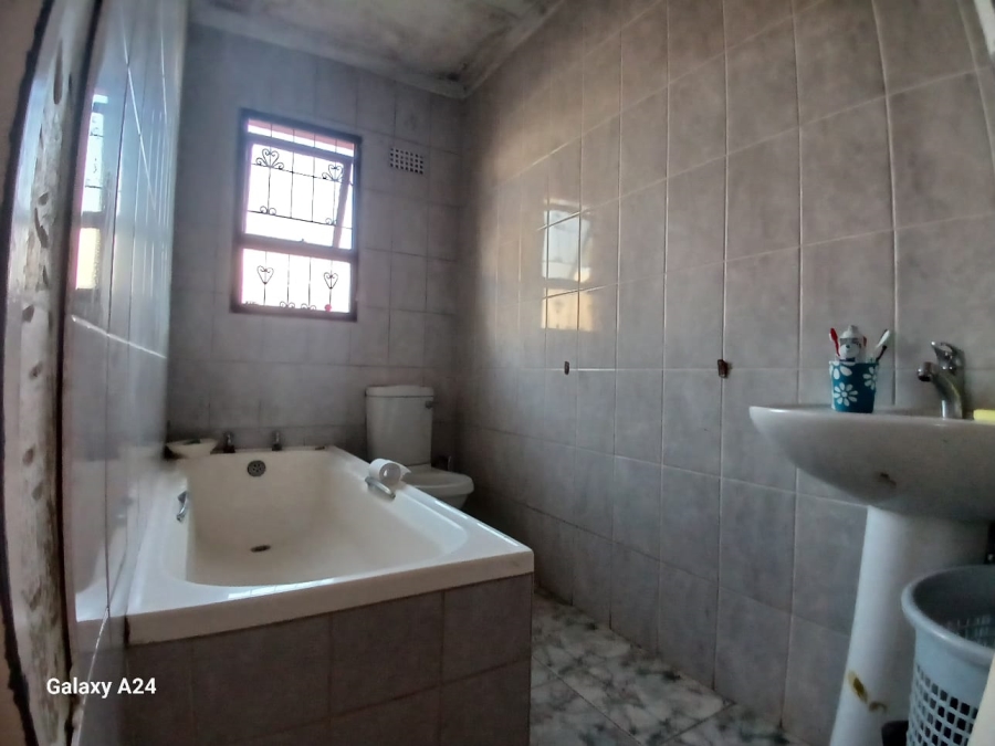 3 Bedroom Property for Sale in Amalinda North Eastern Cape